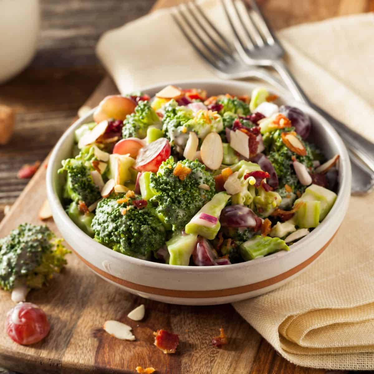 Creamy Broccoli Salad Recipe (crunchy & delicious)