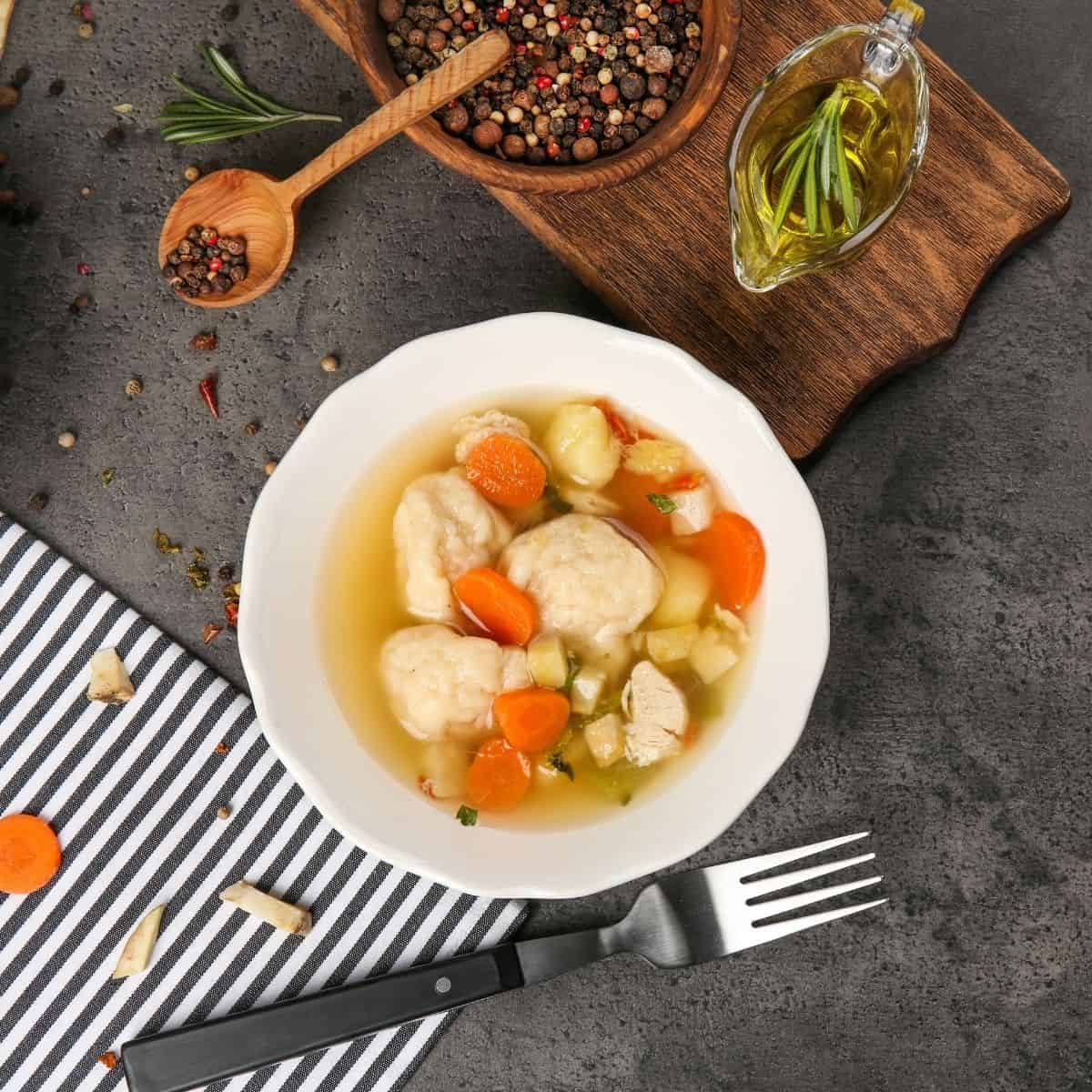 What To Serve With Chicken And Dumplings: 15 Simple Sides