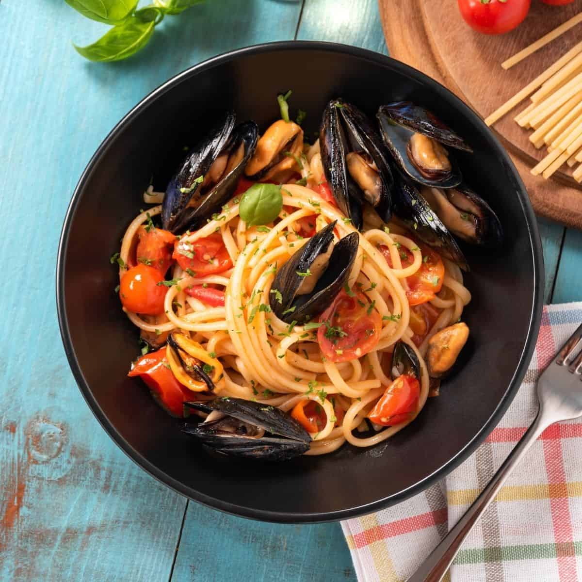 24 Amazing Recipe Ideas For What To Serve With Mussels