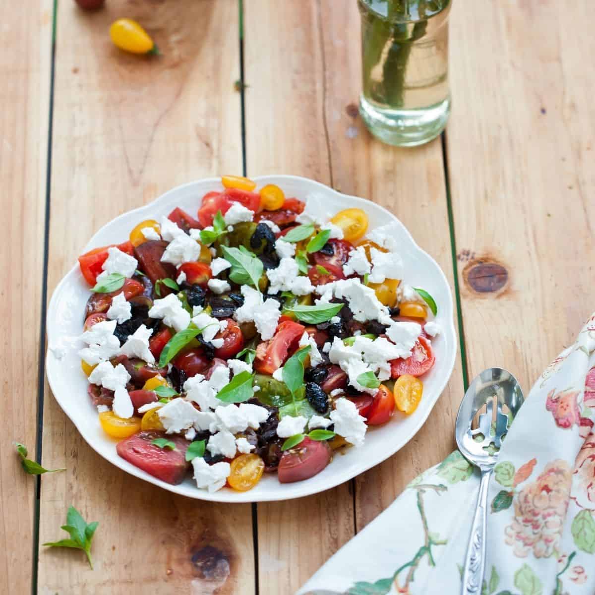 21 Heavenly Heirloom Tomato Recipes You’ll Want To Make Every Day!