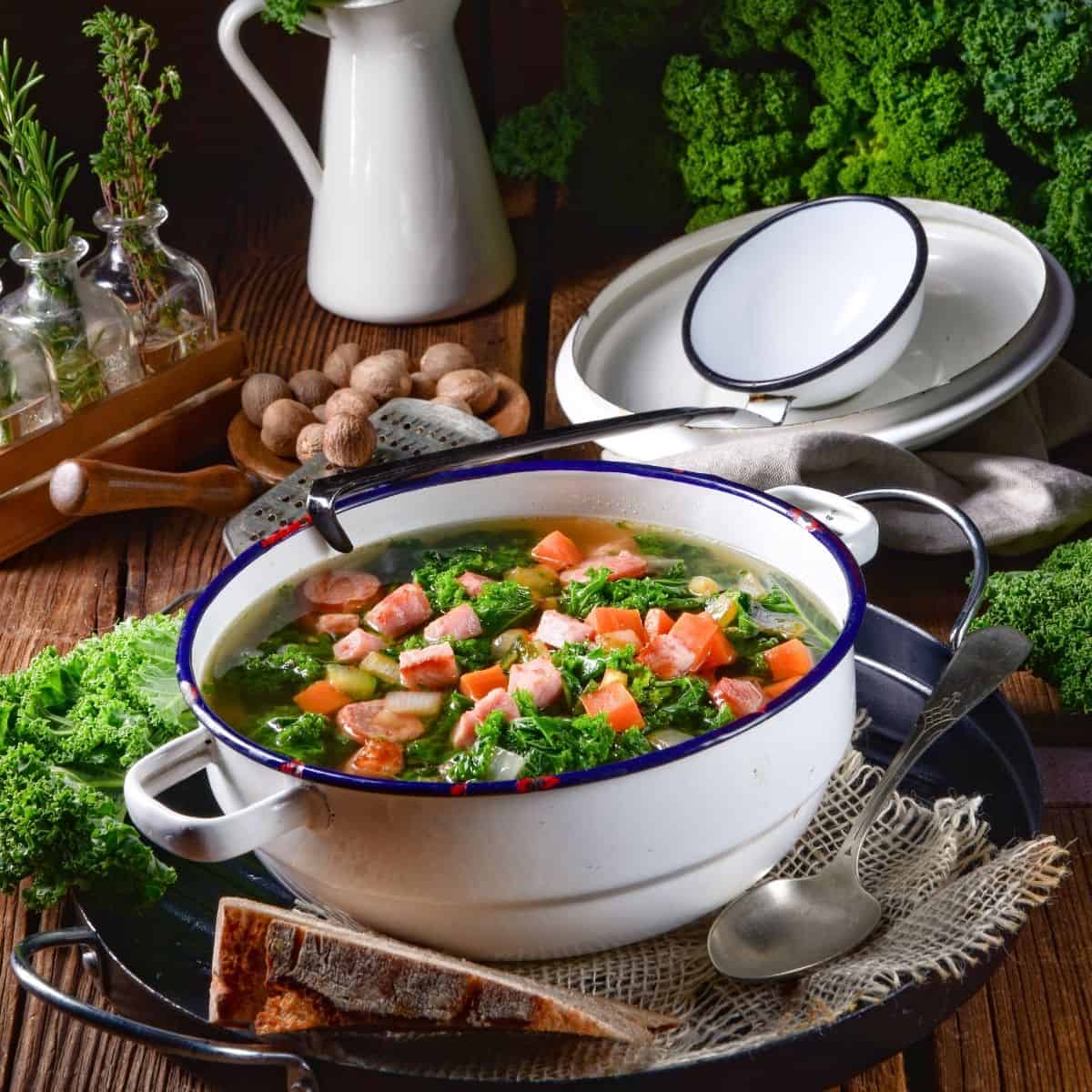 13 Kale Soup Recipes (The Jackpot Of Delicious Ideas)