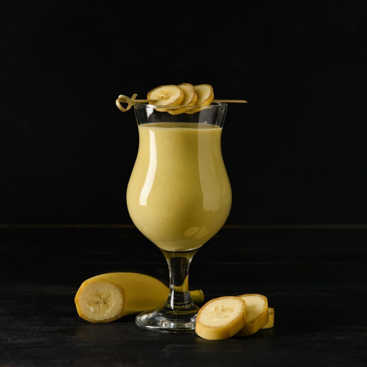 30 Best Banana Liqueur Cocktails 🍹