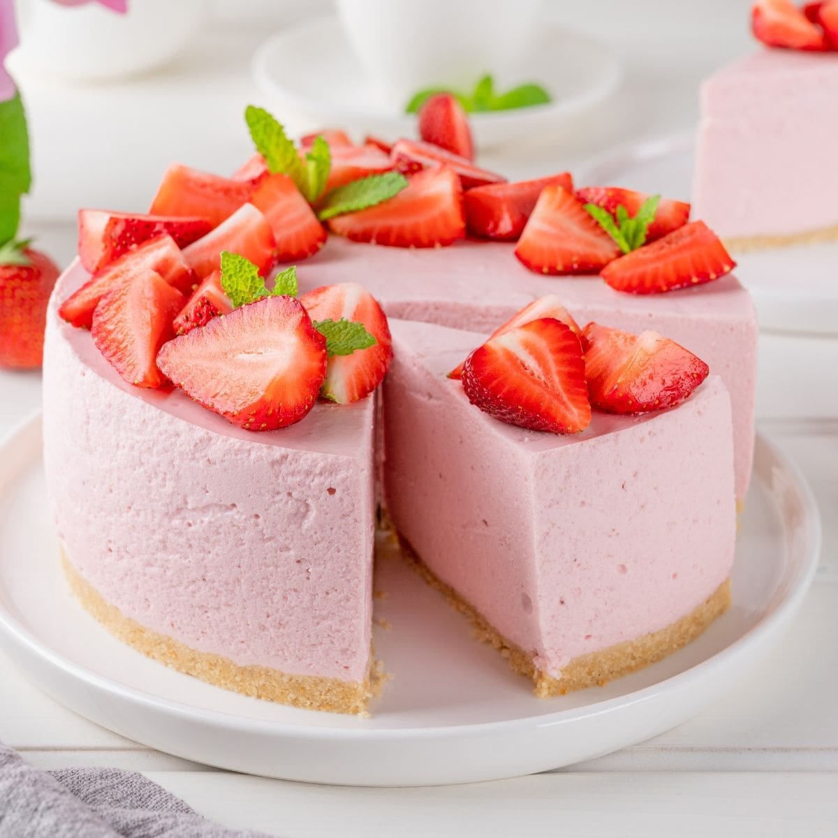 15 Best Recipes With Strawberry Extract (Plus Usage Tips!)
